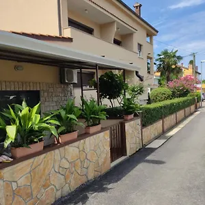 apartment-mara-porec.in-istria.net/